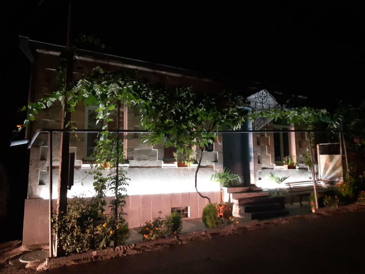 Host Family Hotel Akhaltsikhe  Exterior photo